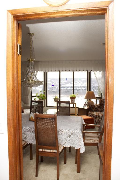 Cozy Nest Bed & Breakfast YYC Exteriör bild