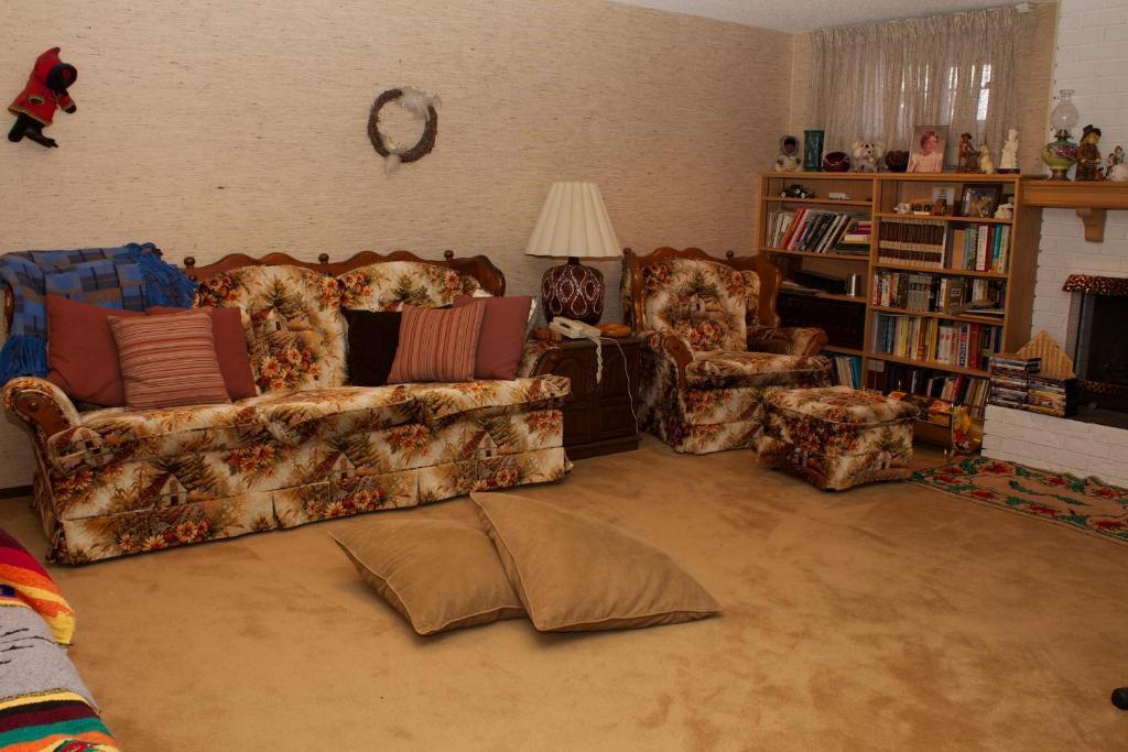 Cozy Nest Bed & Breakfast YYC Exteriör bild